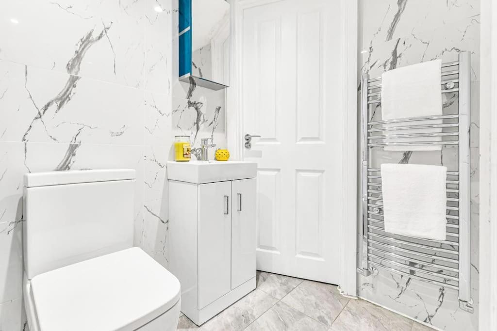Luxstay Holland Park Apartment With Ac Londres Extérieur photo