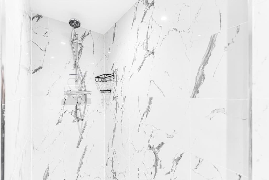 Luxstay Holland Park Apartment With Ac Londres Extérieur photo
